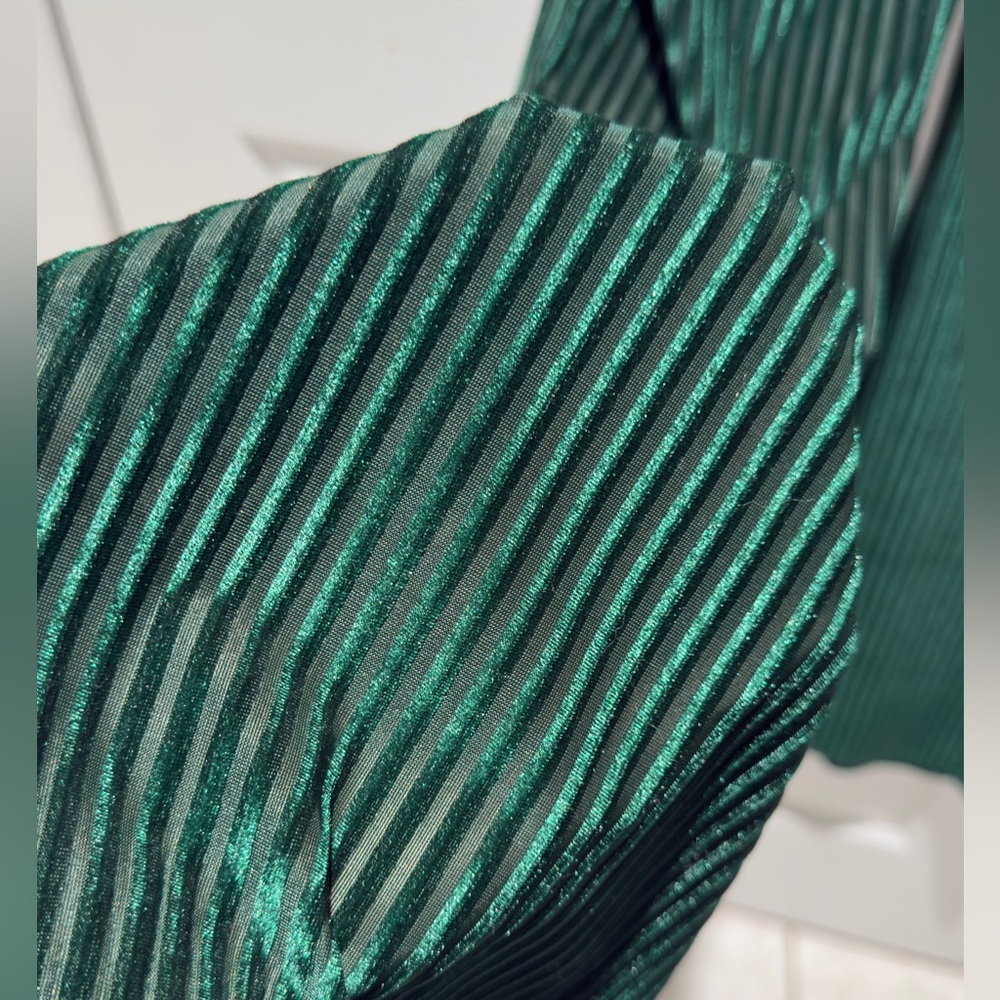 PrettyLittleThing Ribbed Green Jumpsuit - Picture 6 of 7